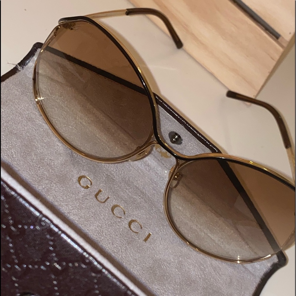 GUCCI oversized gold sunglasses